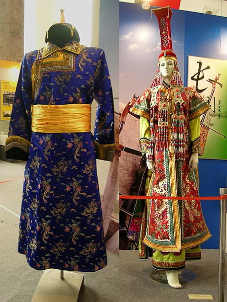 452px-Mongols_clothes_man_and_woman.jpg