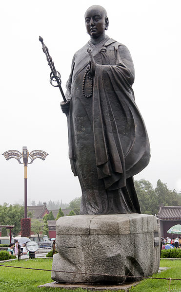 371px-Xuanzang_statue.jpg